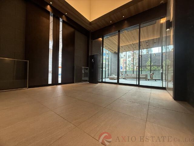 28/30 エントランス