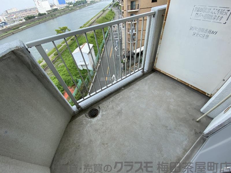 23/30 バルコニー