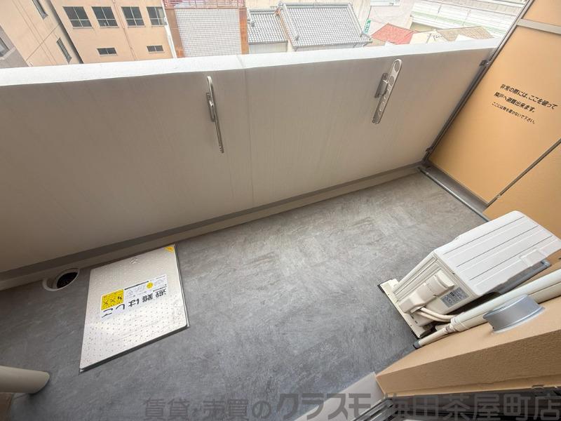 23/30 バルコニー