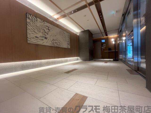 28/30 エントランス