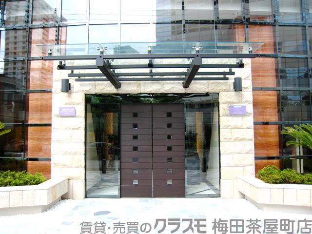 24/30 エントランス