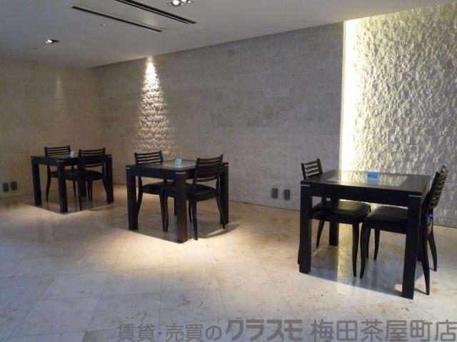 25/30 エントランス