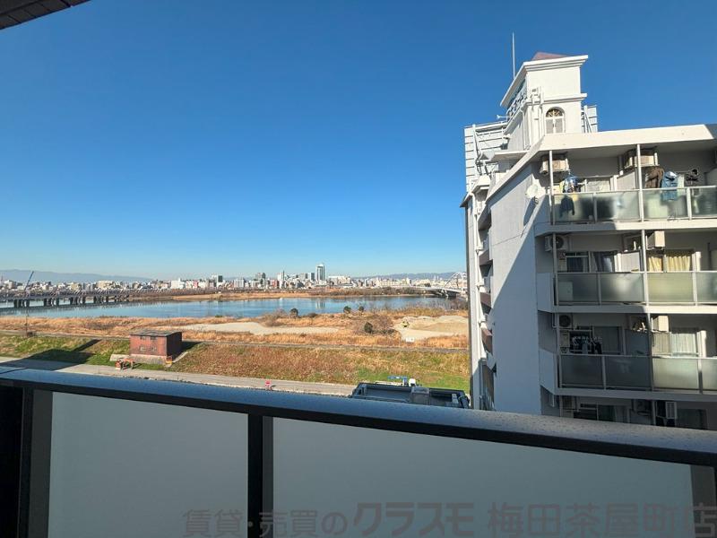 28/30 エントランス