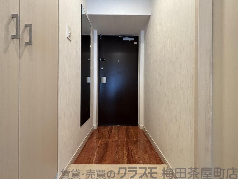 16/30 玄関