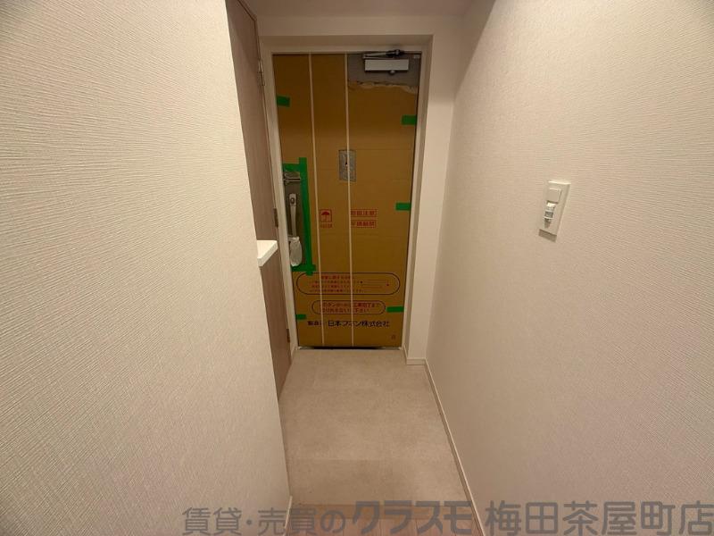 19/30 玄関