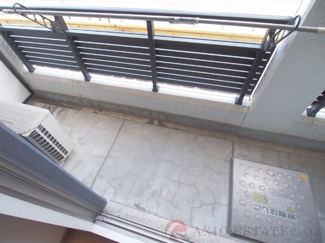 21/30 バルコニー