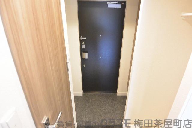 16/30 玄関