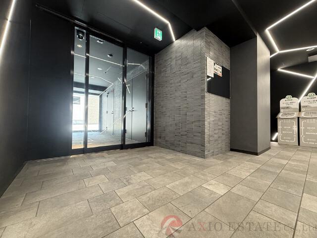 28/30 エントランス