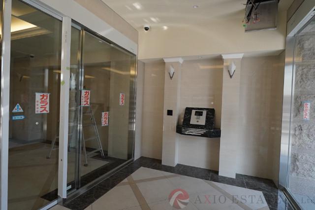 20/30 エントランス