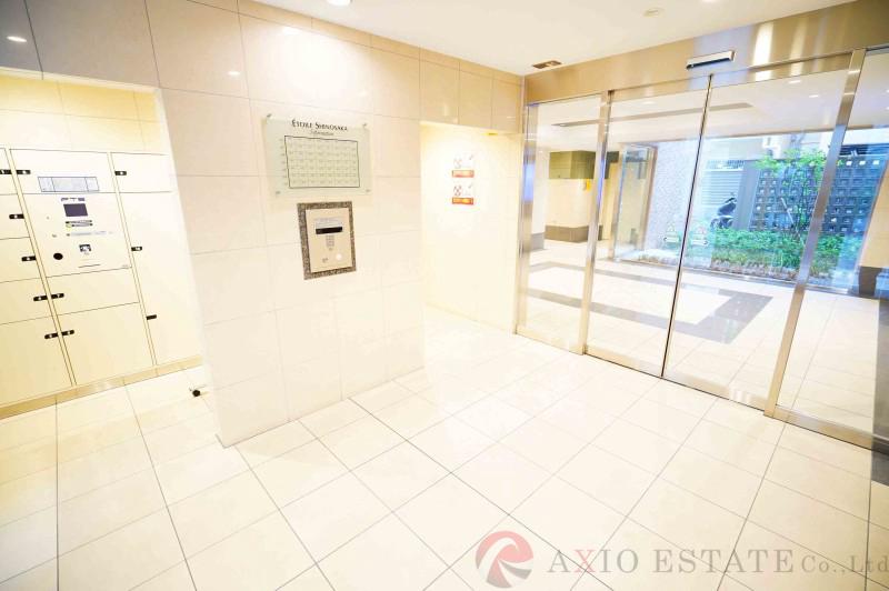 28/30 エントランス