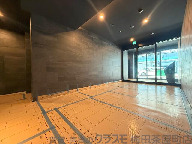 28/30 エントランス