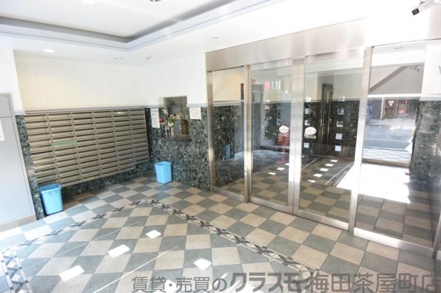 27/30 エントランス