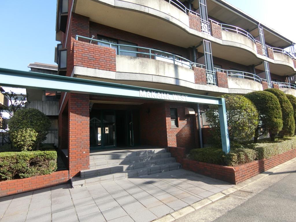 26/30 エントランス