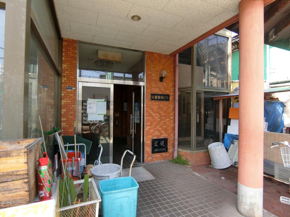 3/8 エントランス