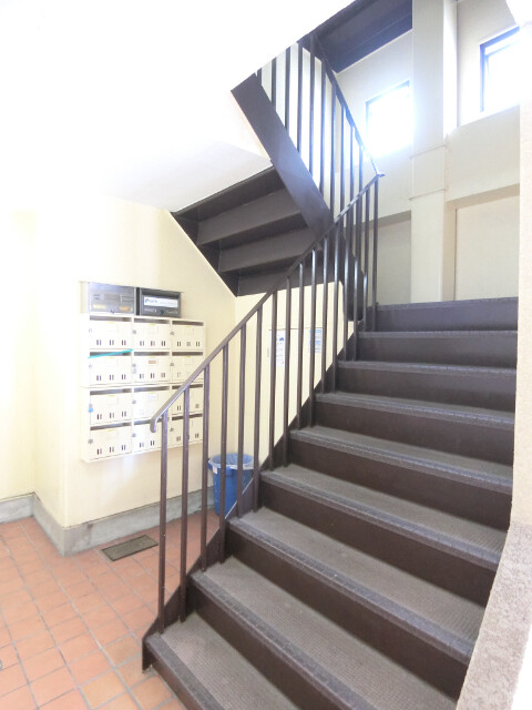 26/30 エントランス