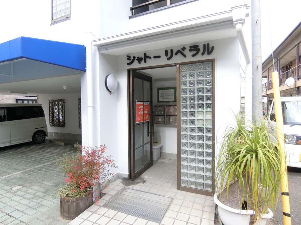 25/30 エントランス