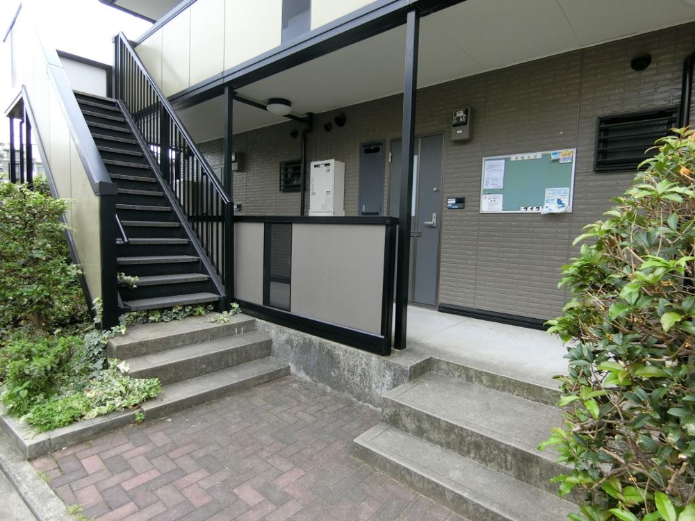 26/30 エントランス