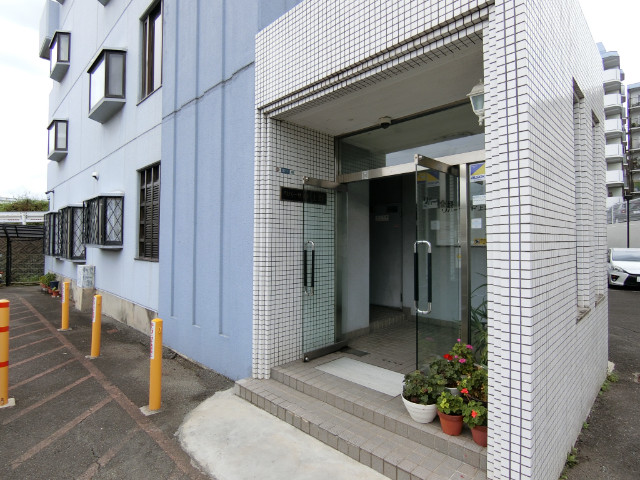 22/30 エントランス