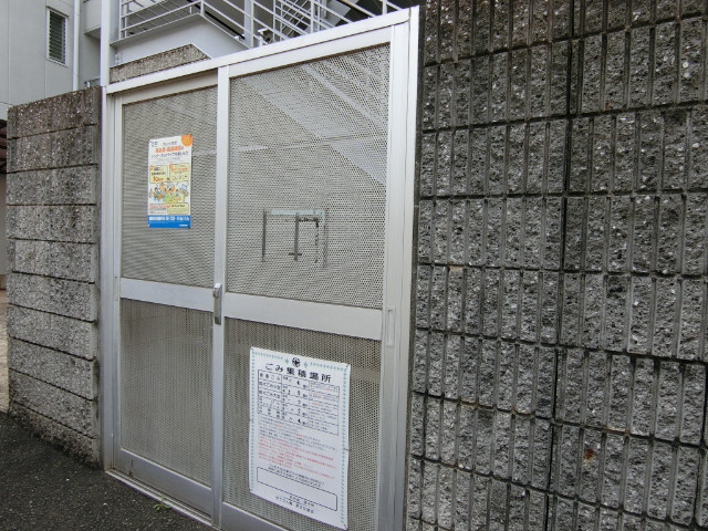 28/30 エントランス