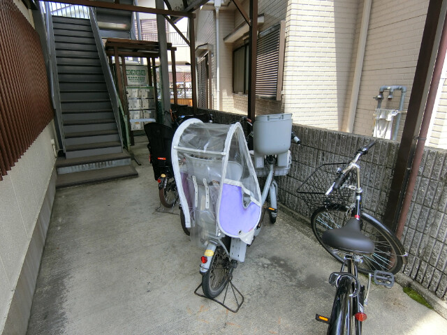 23/30 エントランス