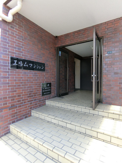 25/28 エントランス