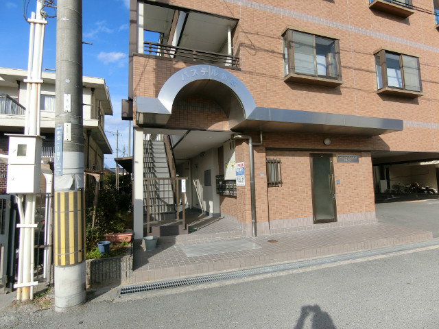 24/30 エントランス