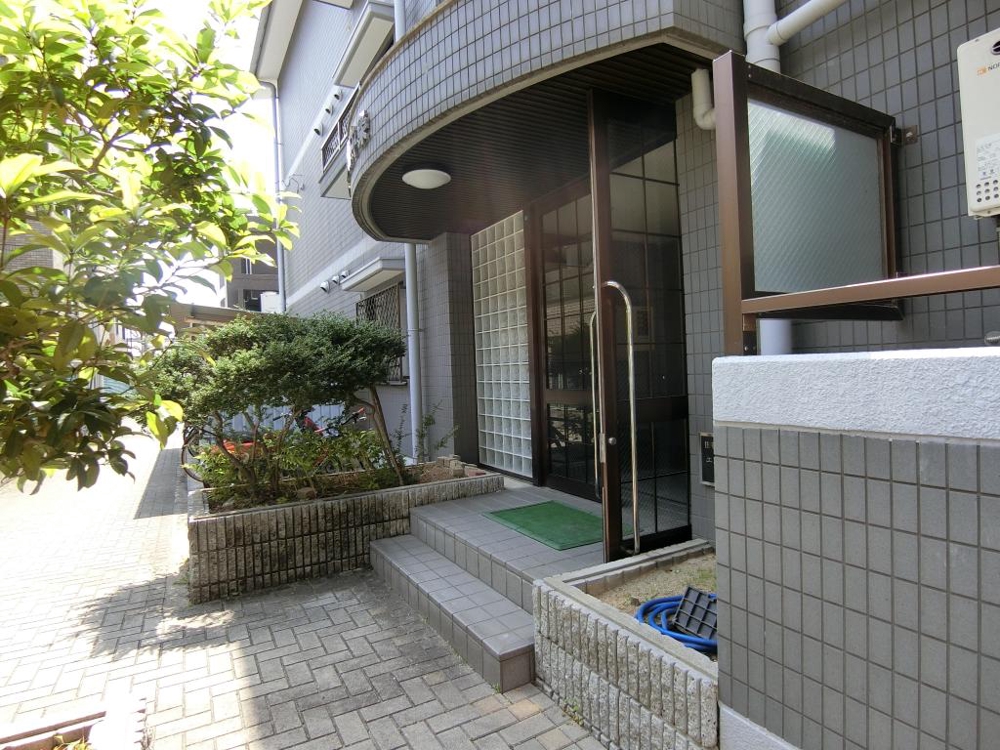 3/7 エントランス