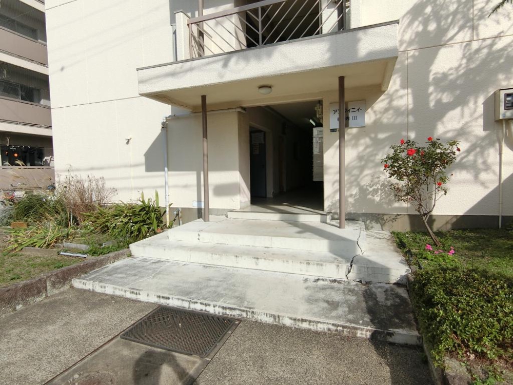 26/30 エントランス