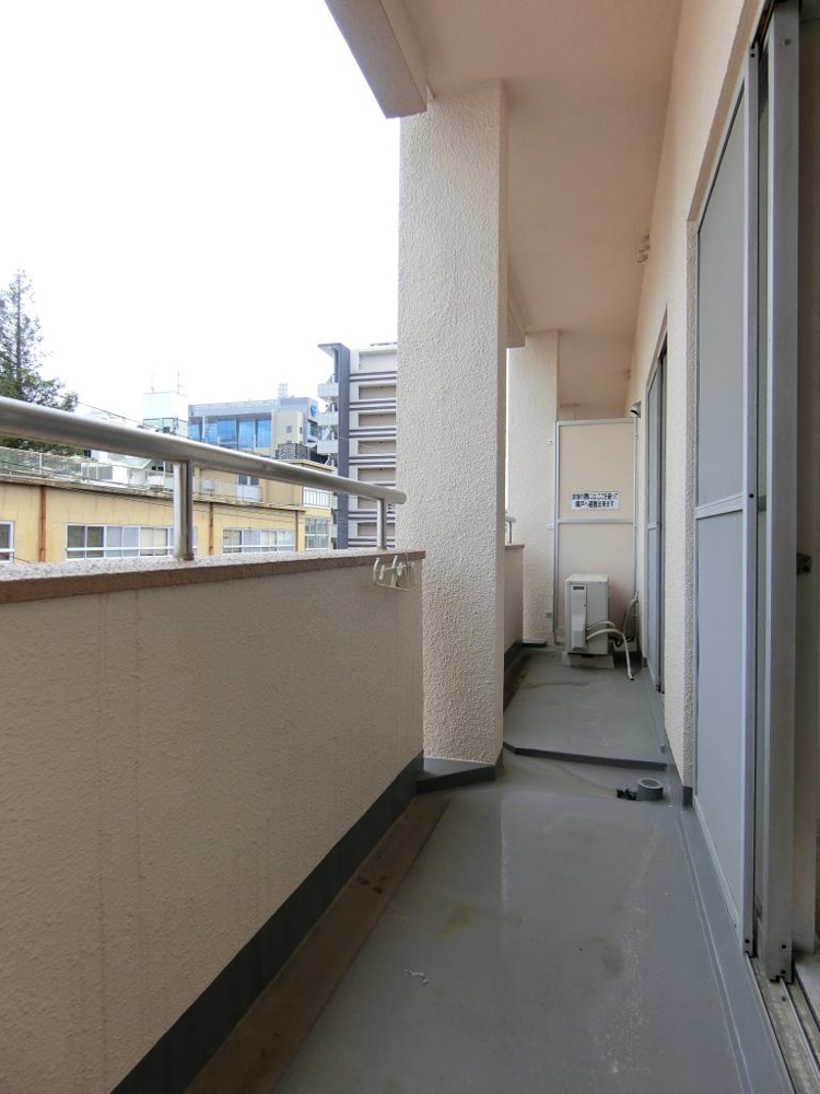 20/30 バルコニー