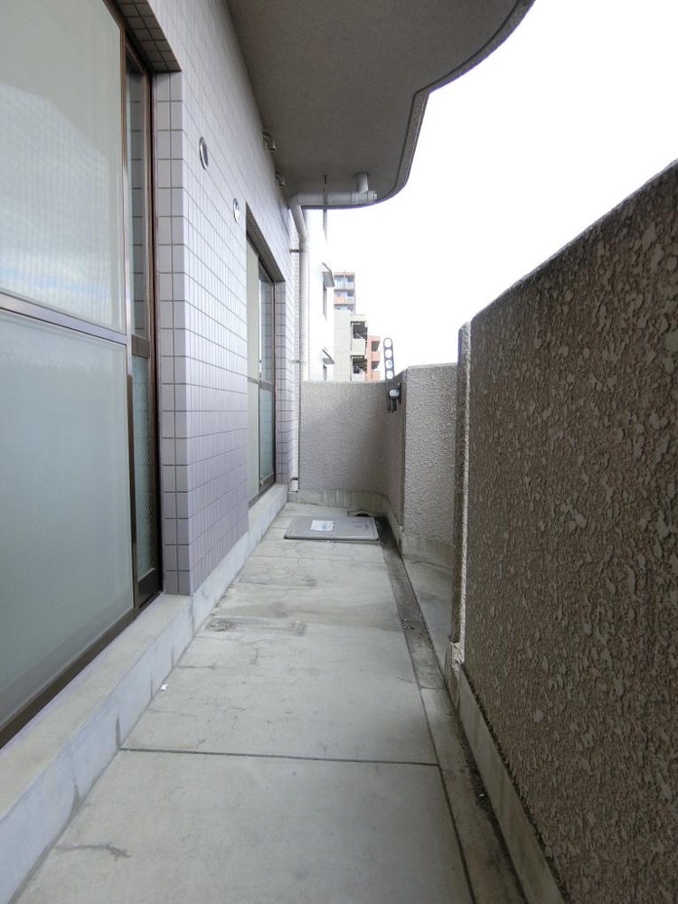 21/30 バルコニー