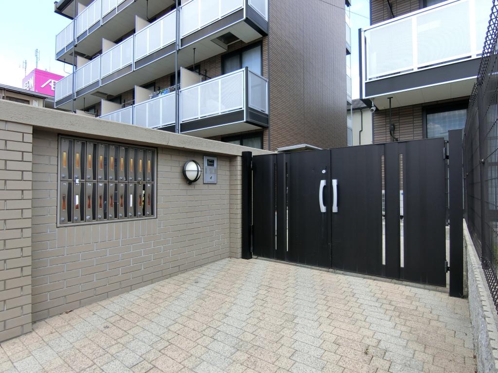 3/7 エントランス