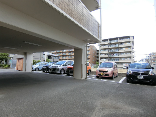 26/30 駐車場