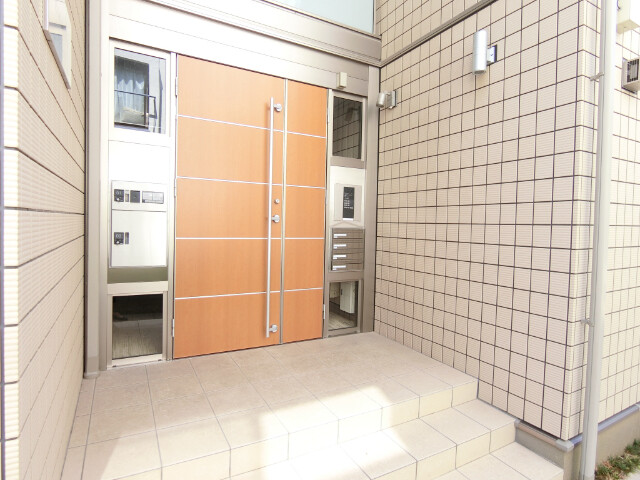 27/30 エントランス