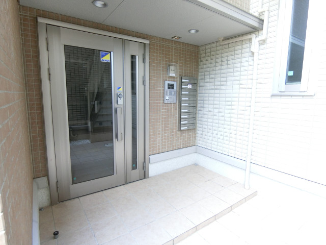 26/30 エントランス