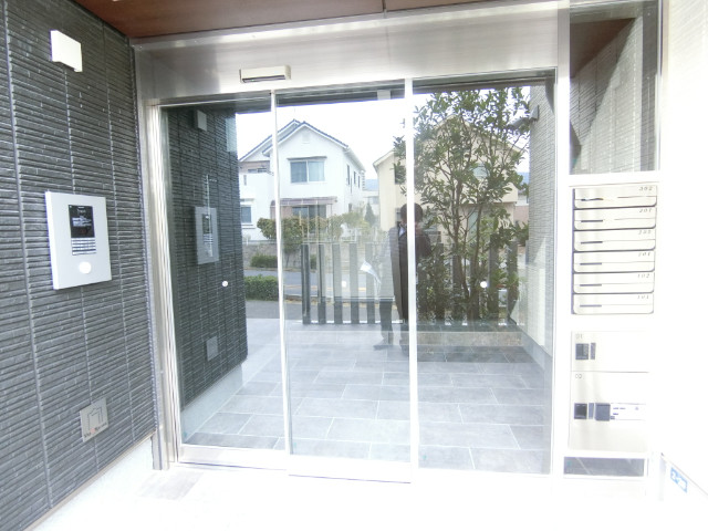 26/30 エントランス