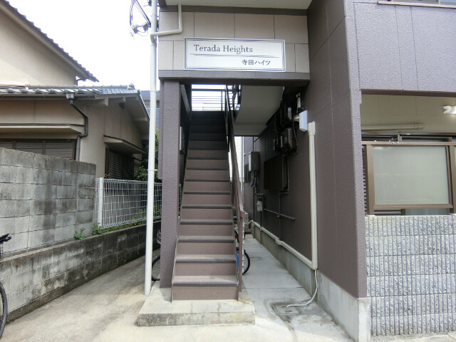 25/30 エントランス