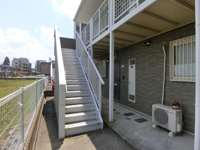 27/30 エントランス