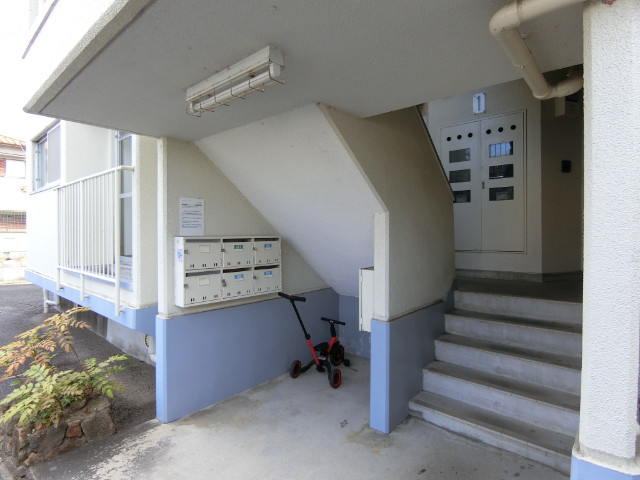 28/30 エントランス