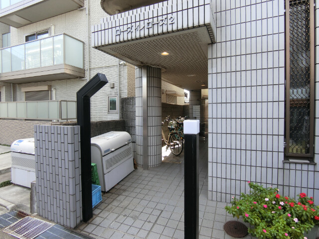 28/30 エントランス