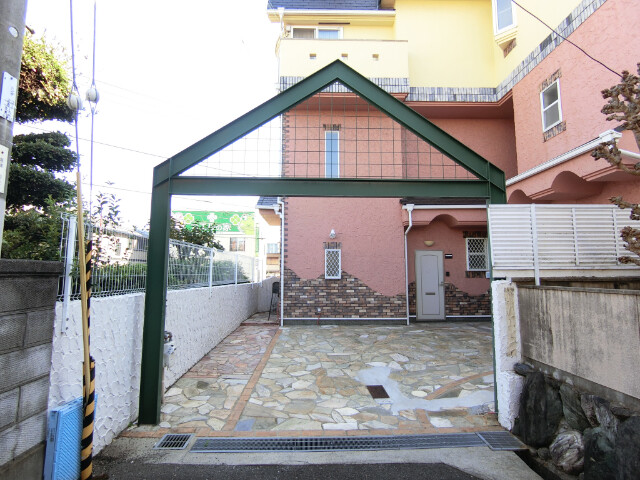 27/30 エントランス