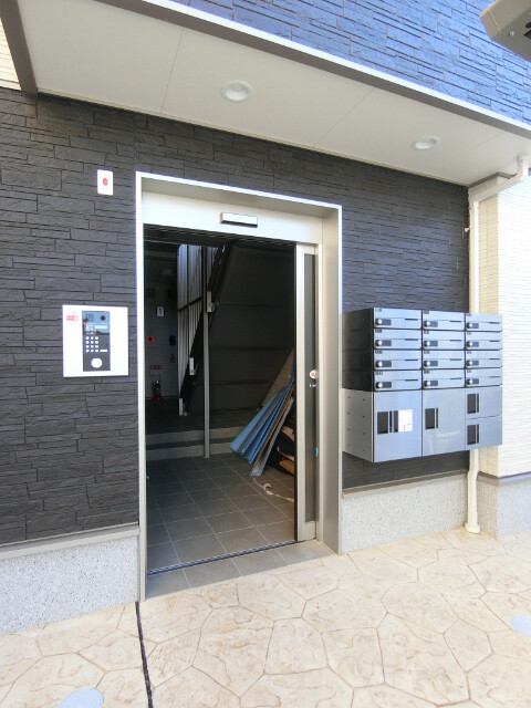 26/30 エントランス