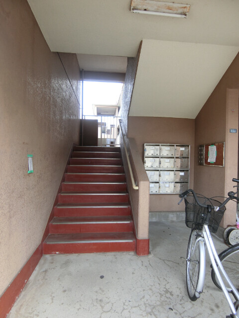 22/30 エントランス