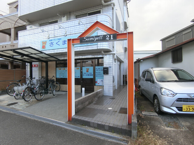 26/30 エントランス