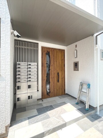 28/30 エントランス