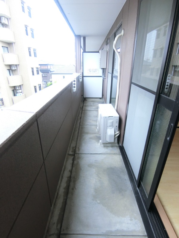 23/30 バルコニー