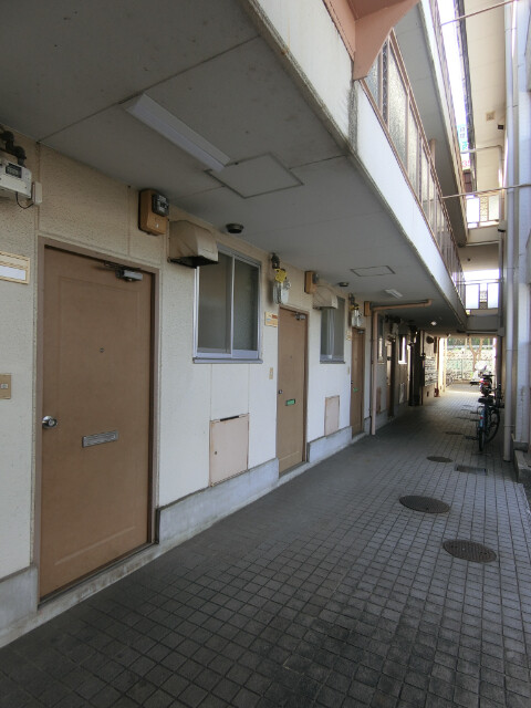 28/30 エントランス