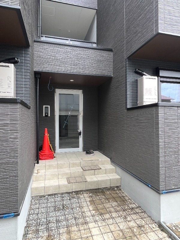 27/30 エントランス