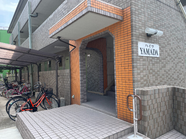 26/30 エントランス