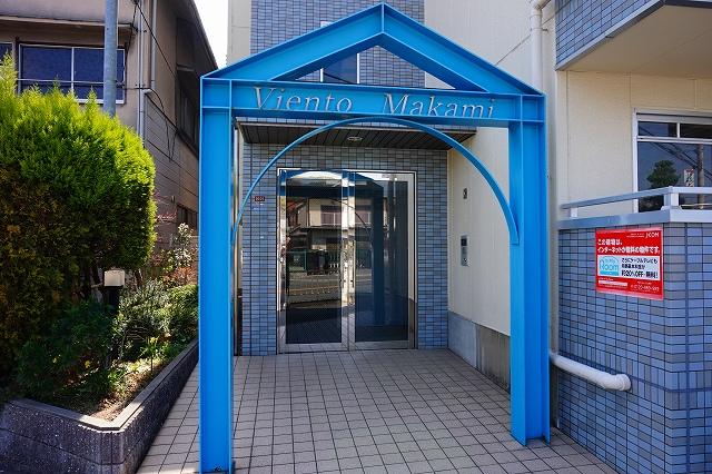 28/30 エントランス