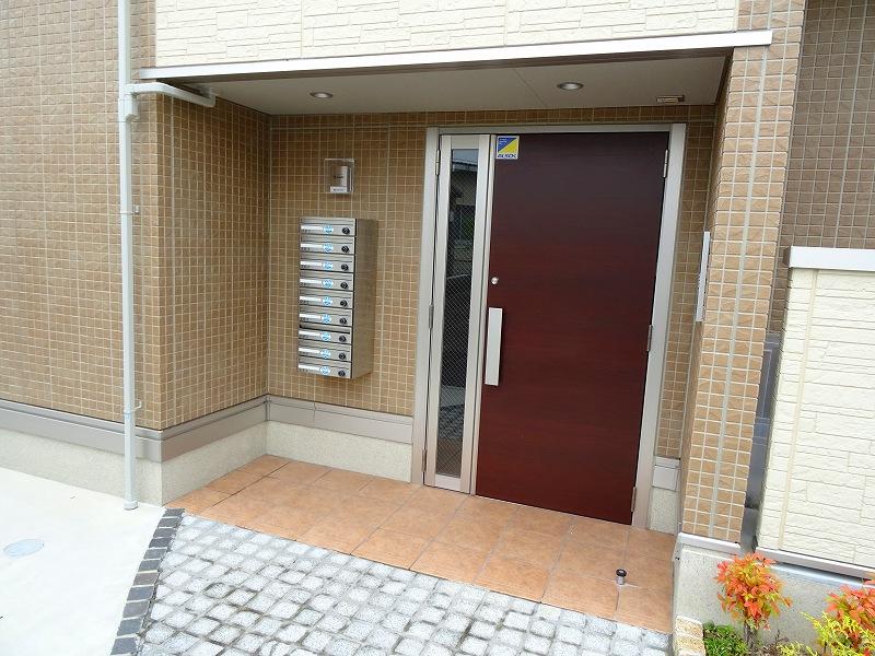 21/30 エントランス